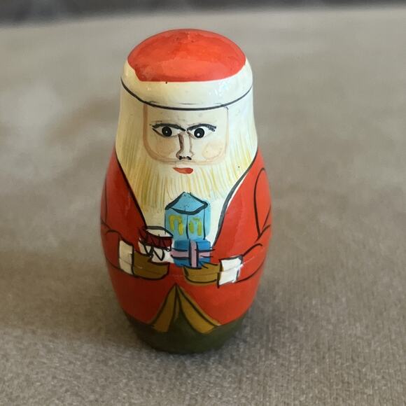 Vintage Santa Claus Nesting Dolls Christmas 5 Piece Hand painted Unsigned 5.5” - Picture 9 of 12